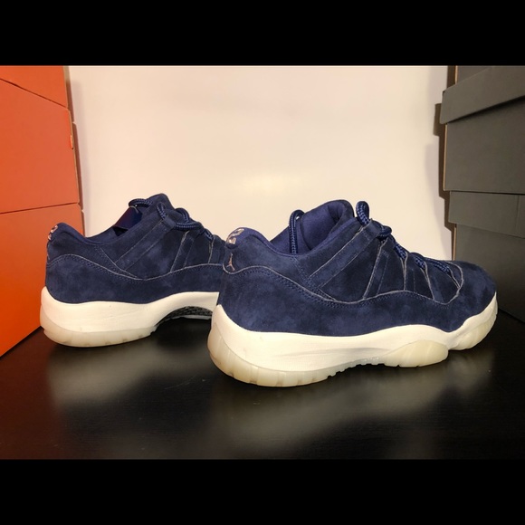 Jordan 11 Low Jeter - Picture 4 of 8